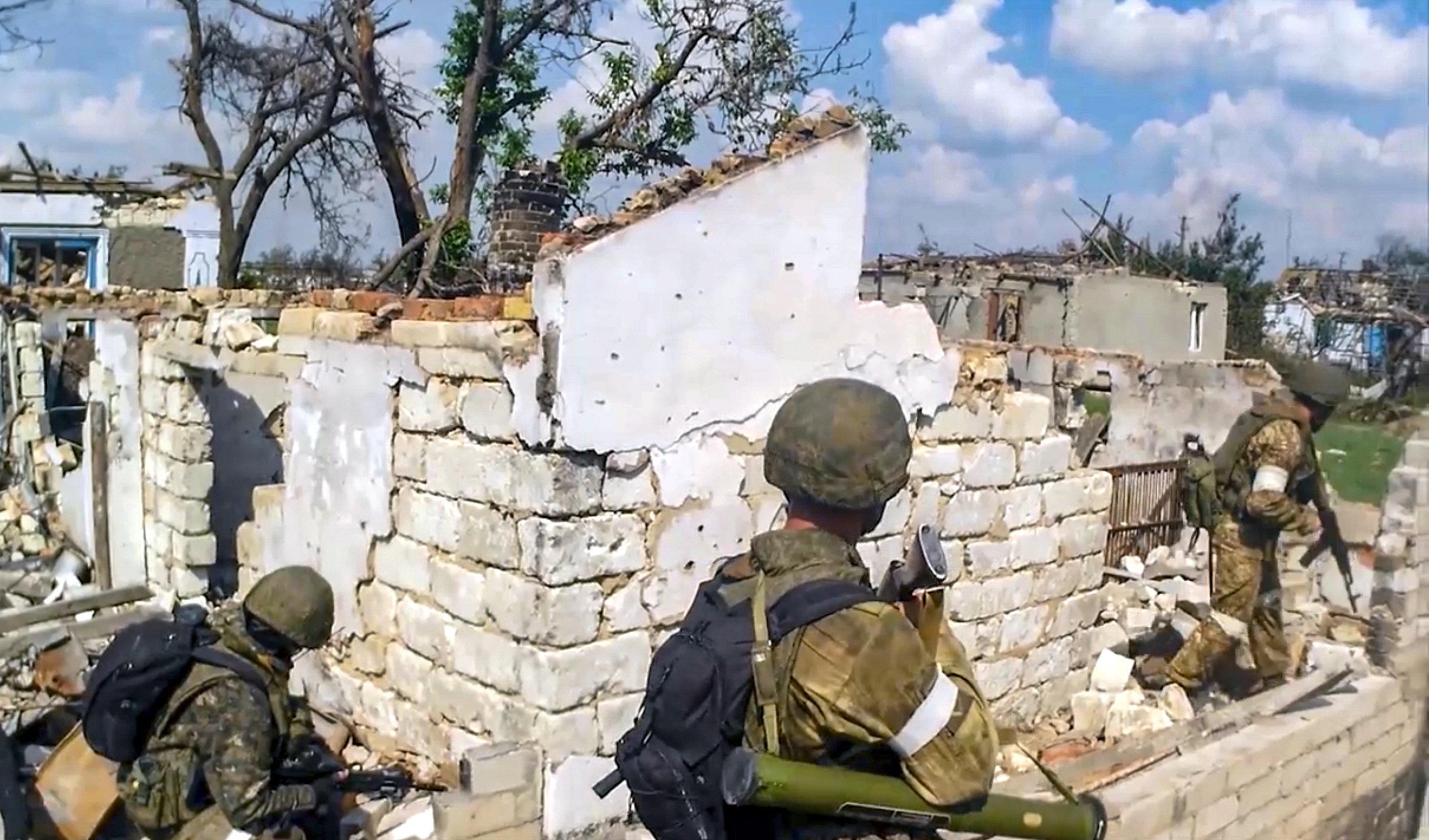El ejército ruso ataca el sur y el este de Ucrania y deja a cinco civiles muertos