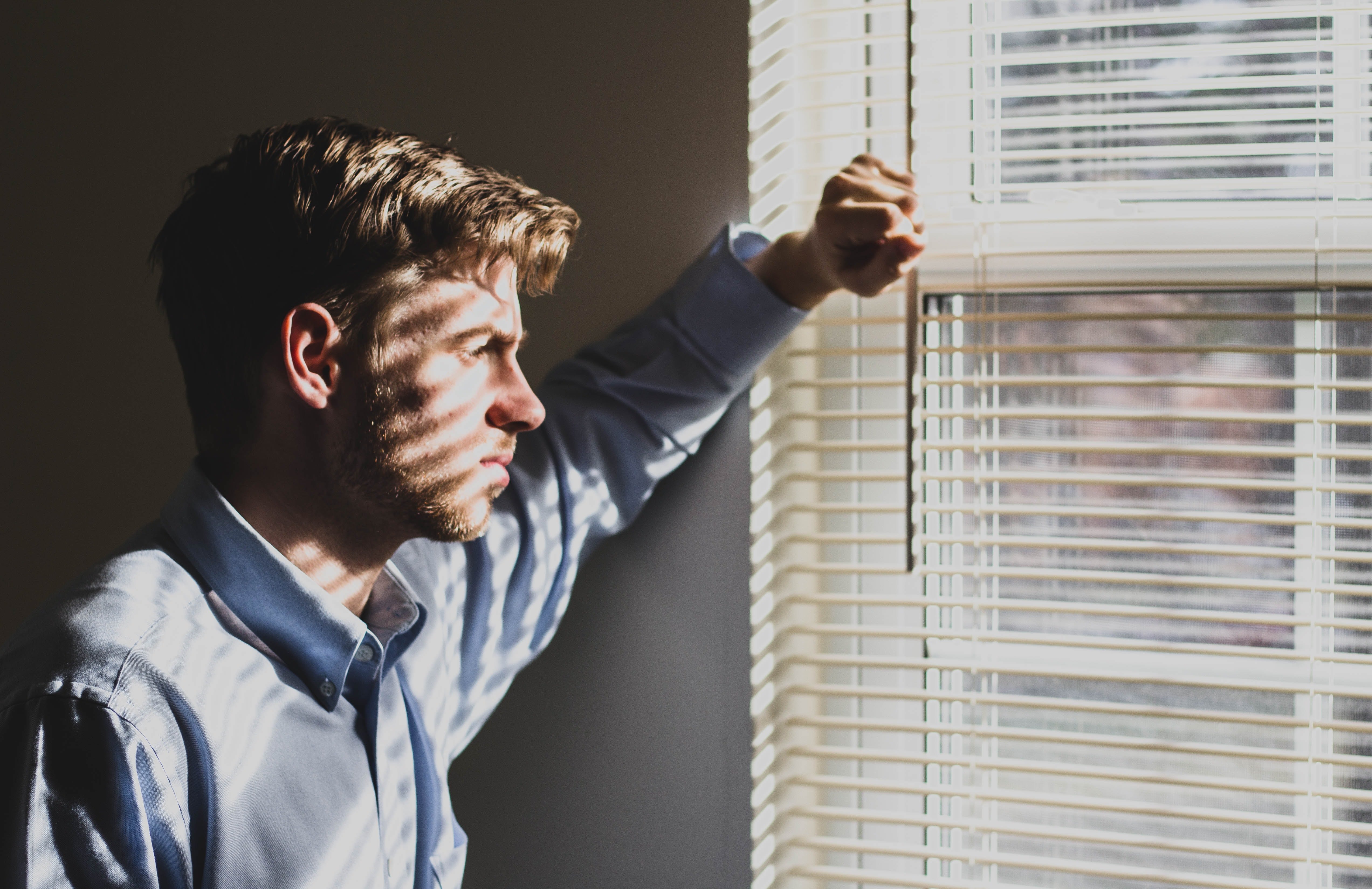 Hombre decepcionado / Unsplash Hombre decepcionado / Unsplash