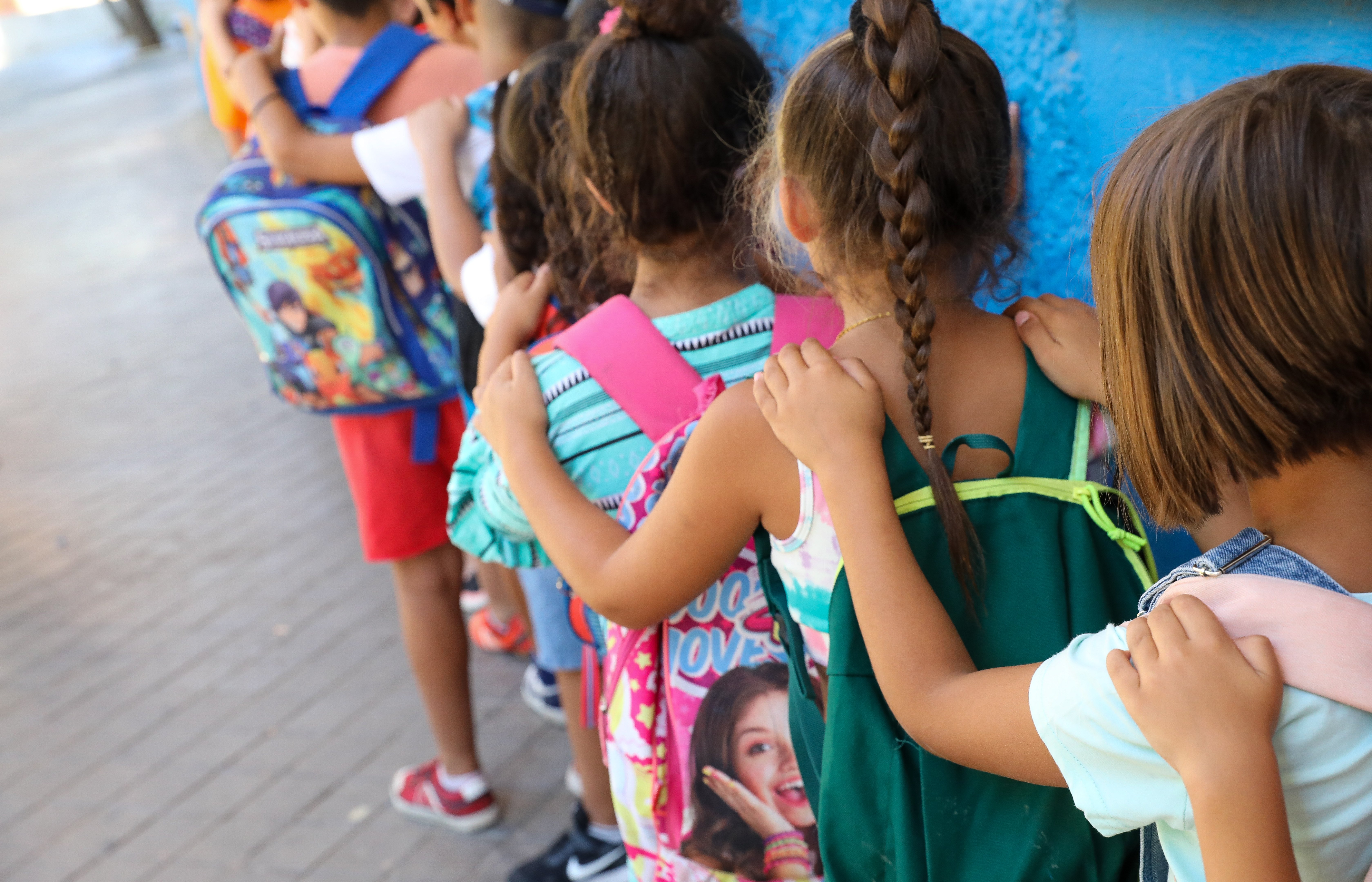El curso escolar 2022-23 en Catalunya empieza una semana antes con las familias divididas