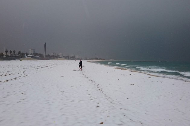 Nevada platja de Nova Icària i del Poblenou - lector Pablo Gómez