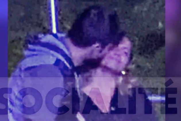 Clara y Piqué beso Clara y Piqué beso