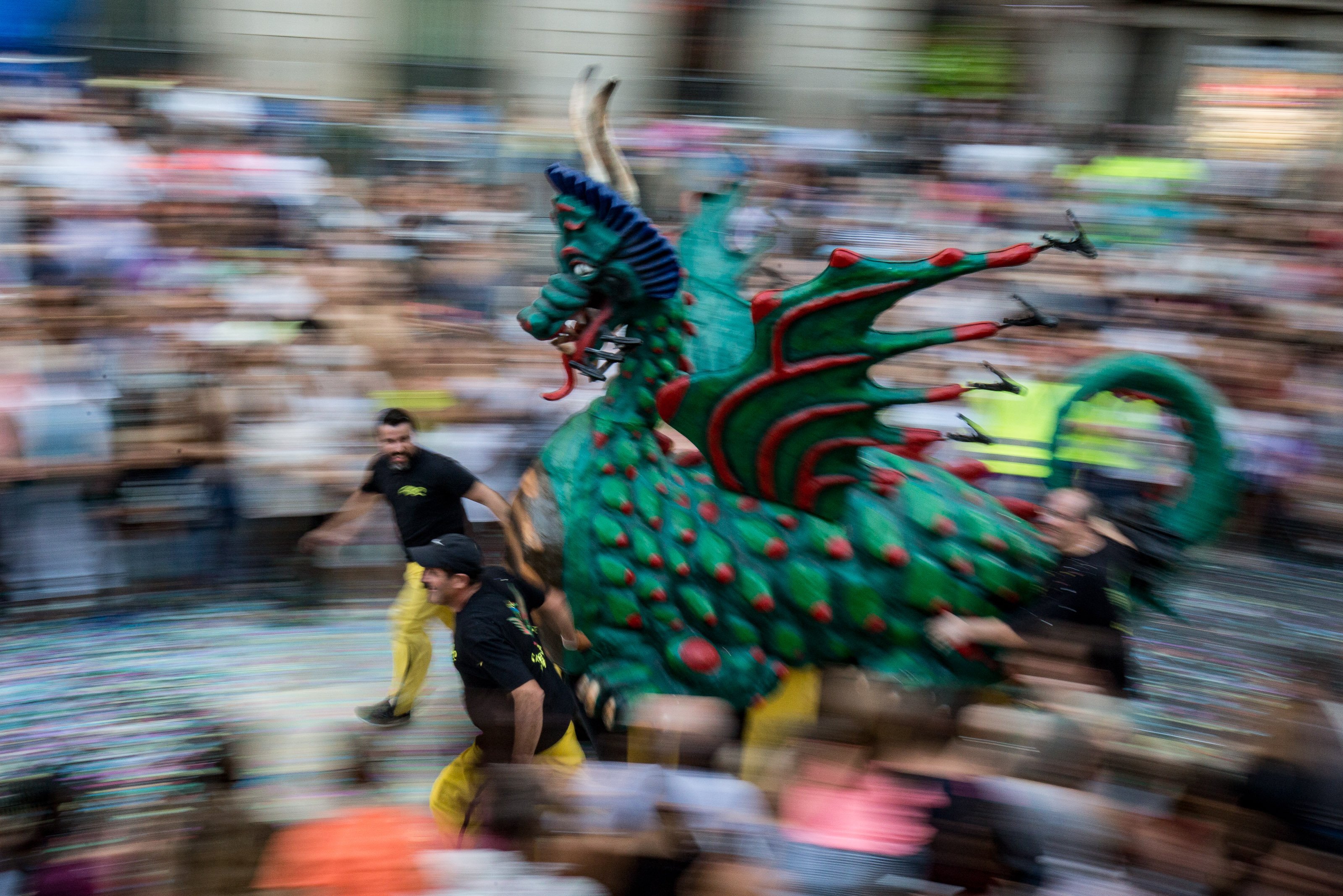 Del cartel de la Mercè 2022 no sólo hay uno: estos son los 5 carteles de la fiesta mayor de Barcelona