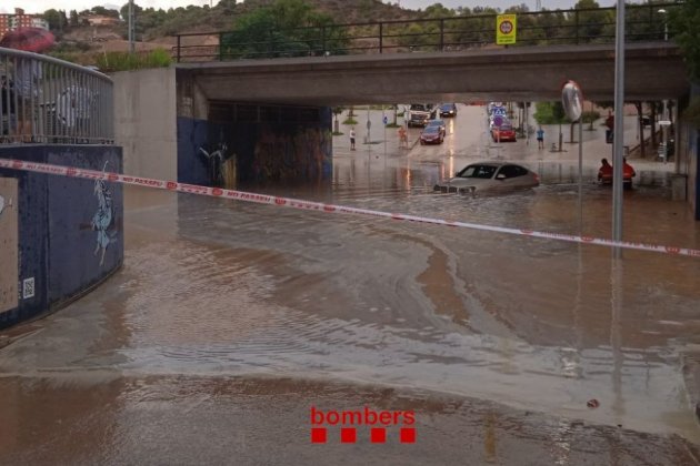 actuacio 2 bombers fortes pluges molins de rei actuacio 2 bombers fortes pluges molins de rei