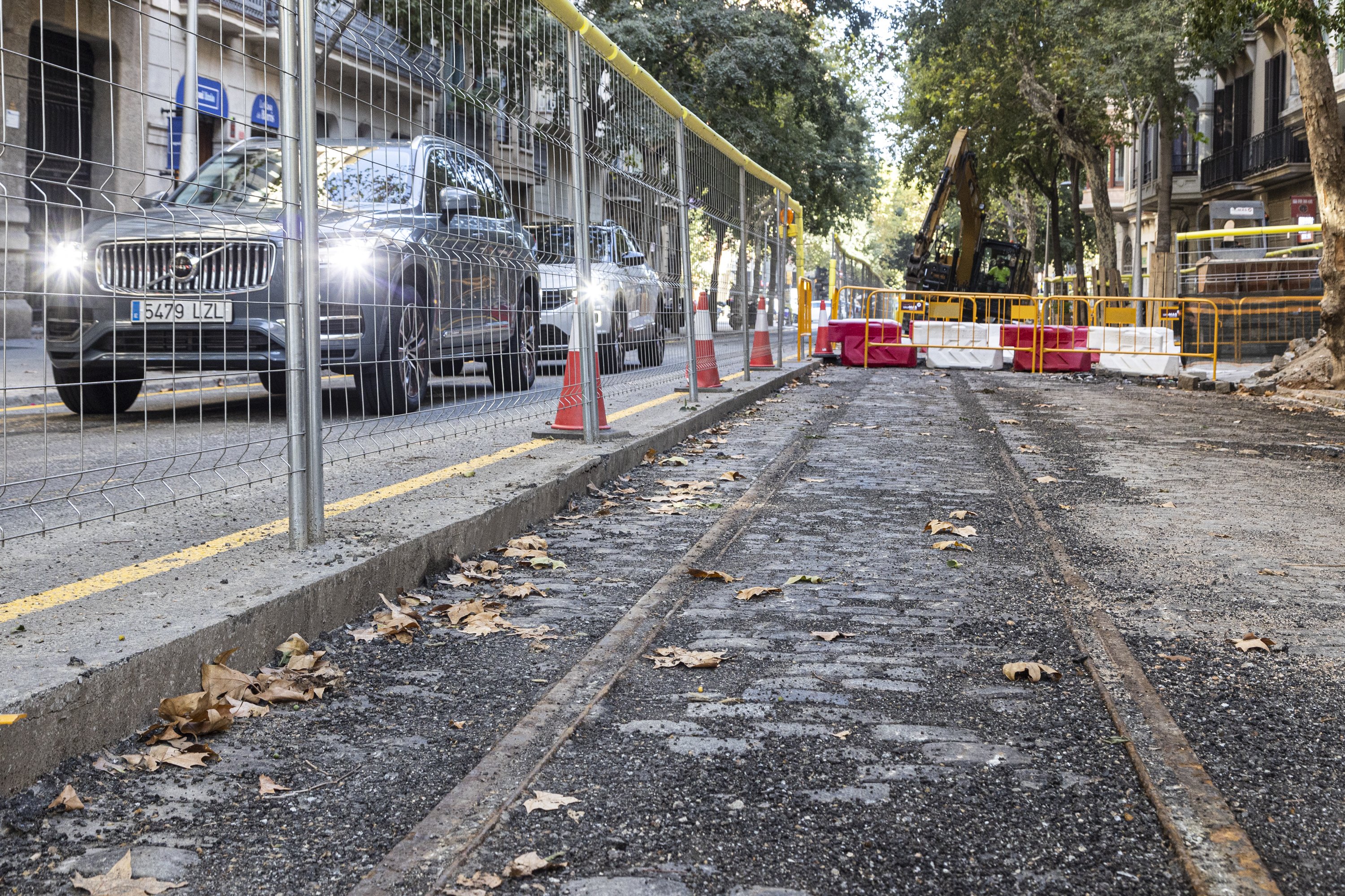 La Superilla del Eixample integrará las vías de tranvía aparecidas con las obras