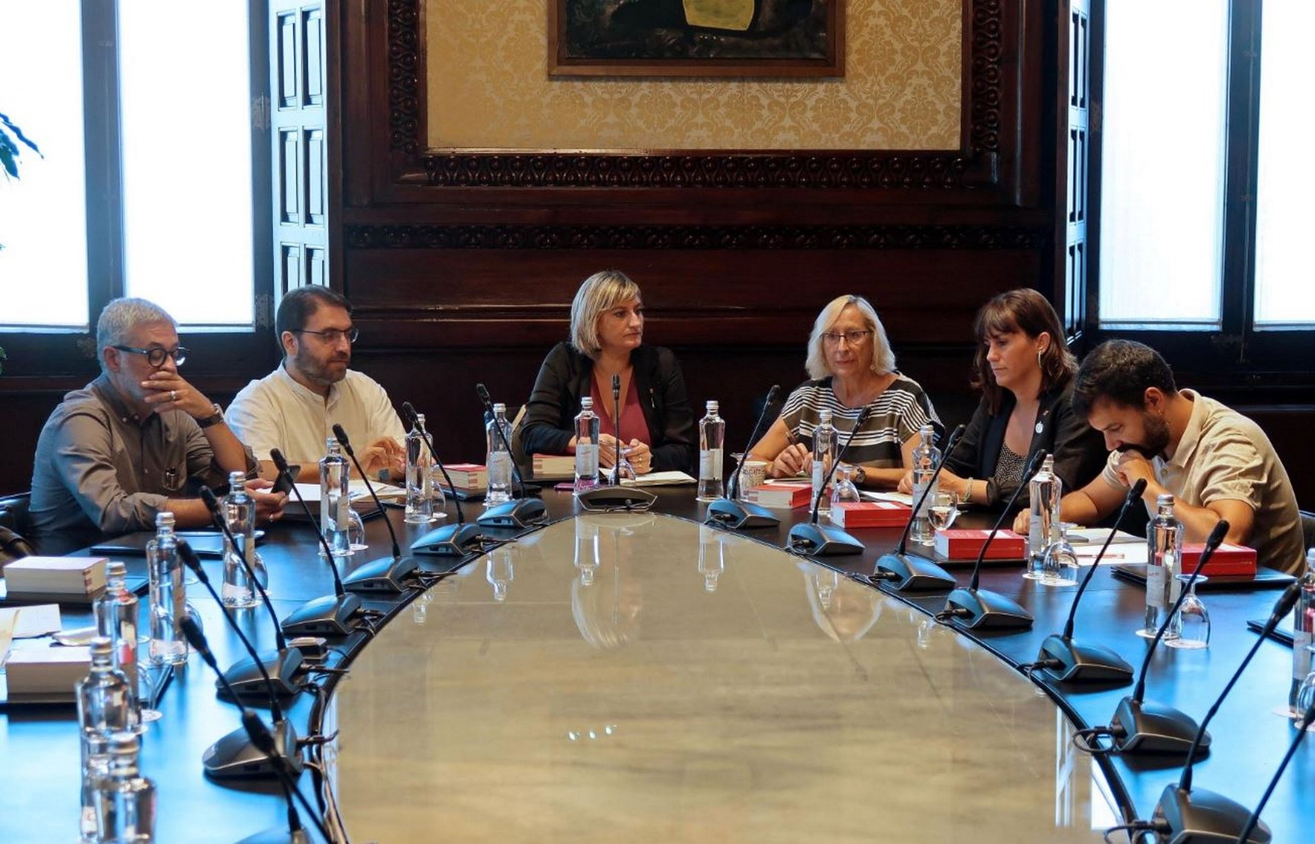 Avales la decisió de PSC, ERC i la CUP de mantenir la suspensió de Borràs?