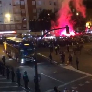 València Barça afició bengales Captura pantalla