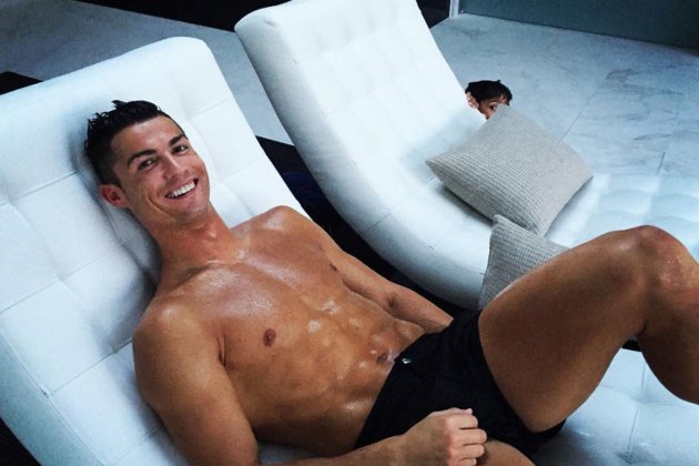 Cristiano Ronaldo jacuzzi redes