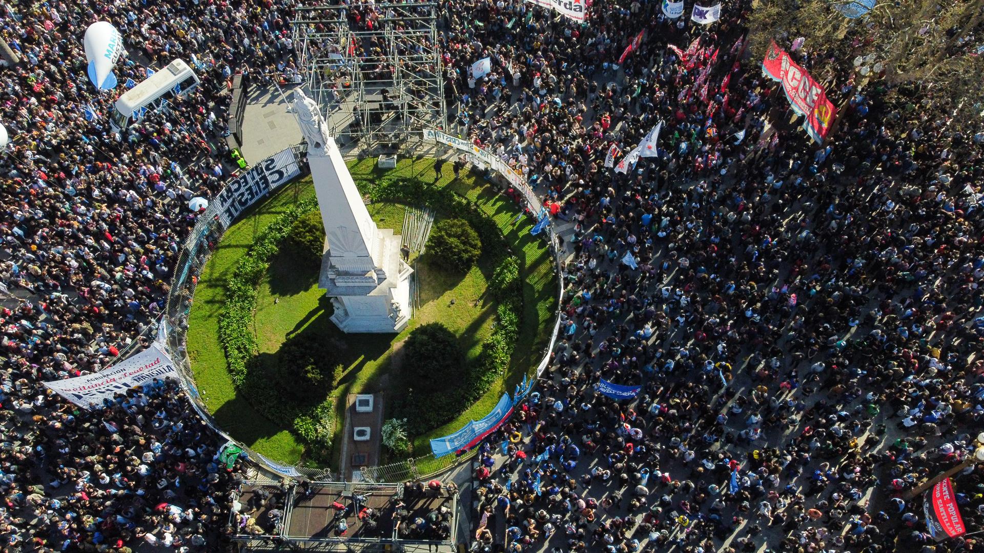Manifestaciones en Argentina para condenar el intento de asesinato de Cristina Férnandez de Kirchner