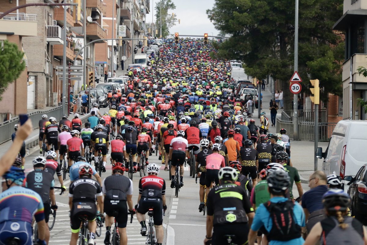 Miles de ciclistas llenan Rubí para reclamar seguridad: ¿"Cuántas muertes más hacen falta"?