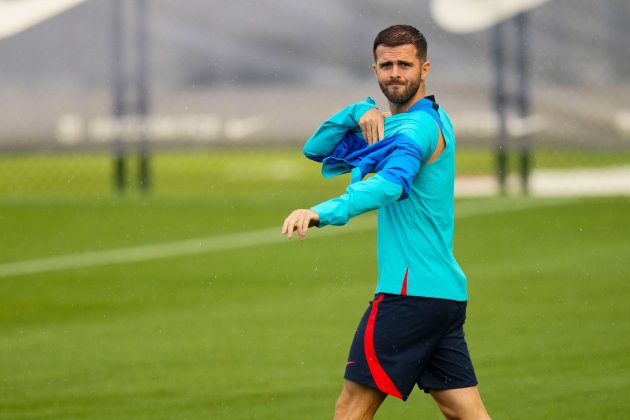 Pjanic entrenamiento Barca / Foto: EFE Pjanic entrenamiento Barca / Foto: EFE