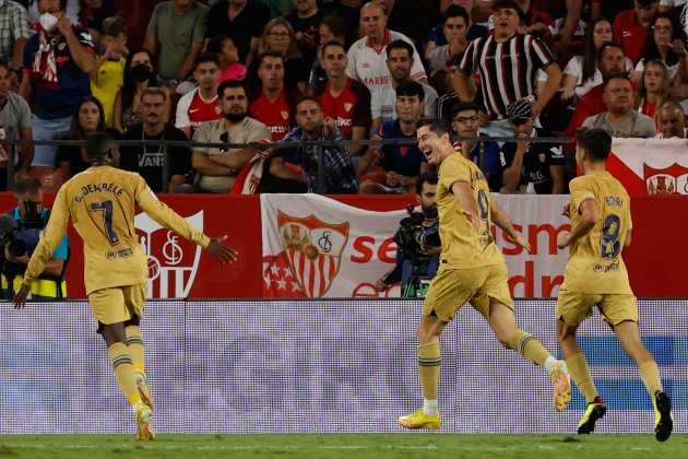 Lewandowski celebracion gol Sevilla Barca / Foto: EFE