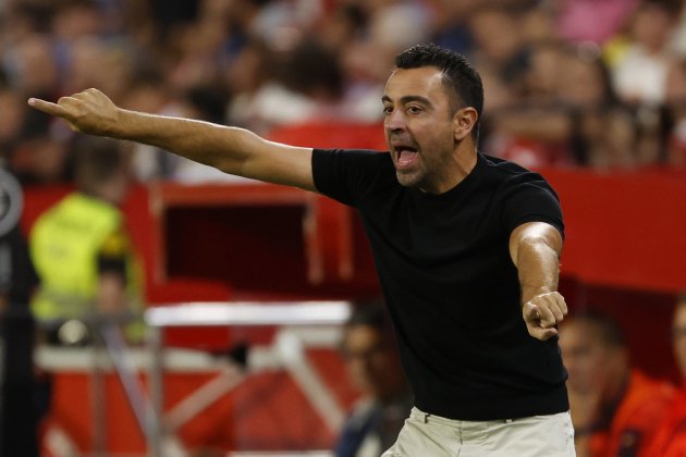 Xavi Hernandez desesperat donant indicacions Sevilla Barca / Foto: EFE