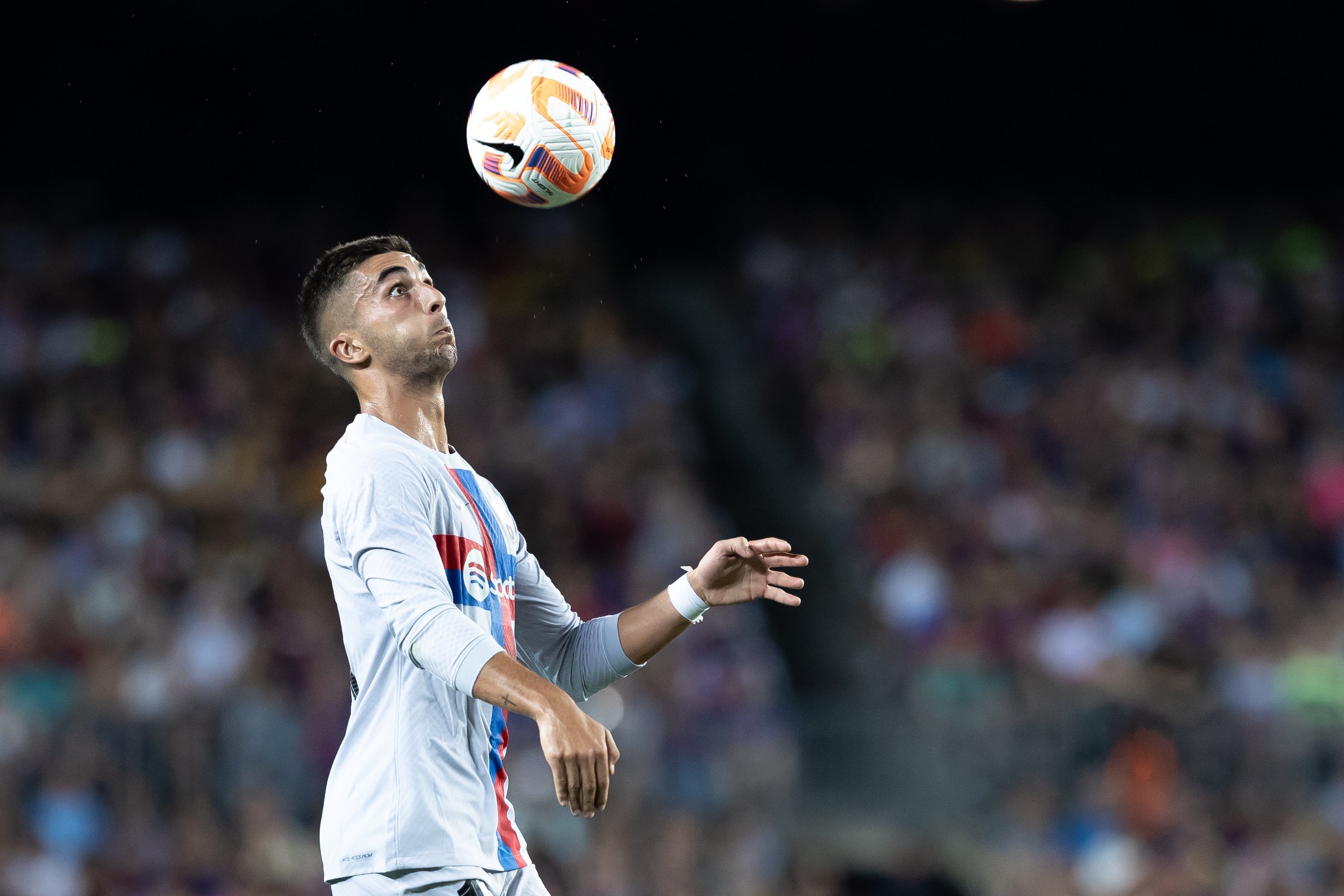 Ferran Torres está teniendo un problema que le ha apartado del 11 titular del Barça