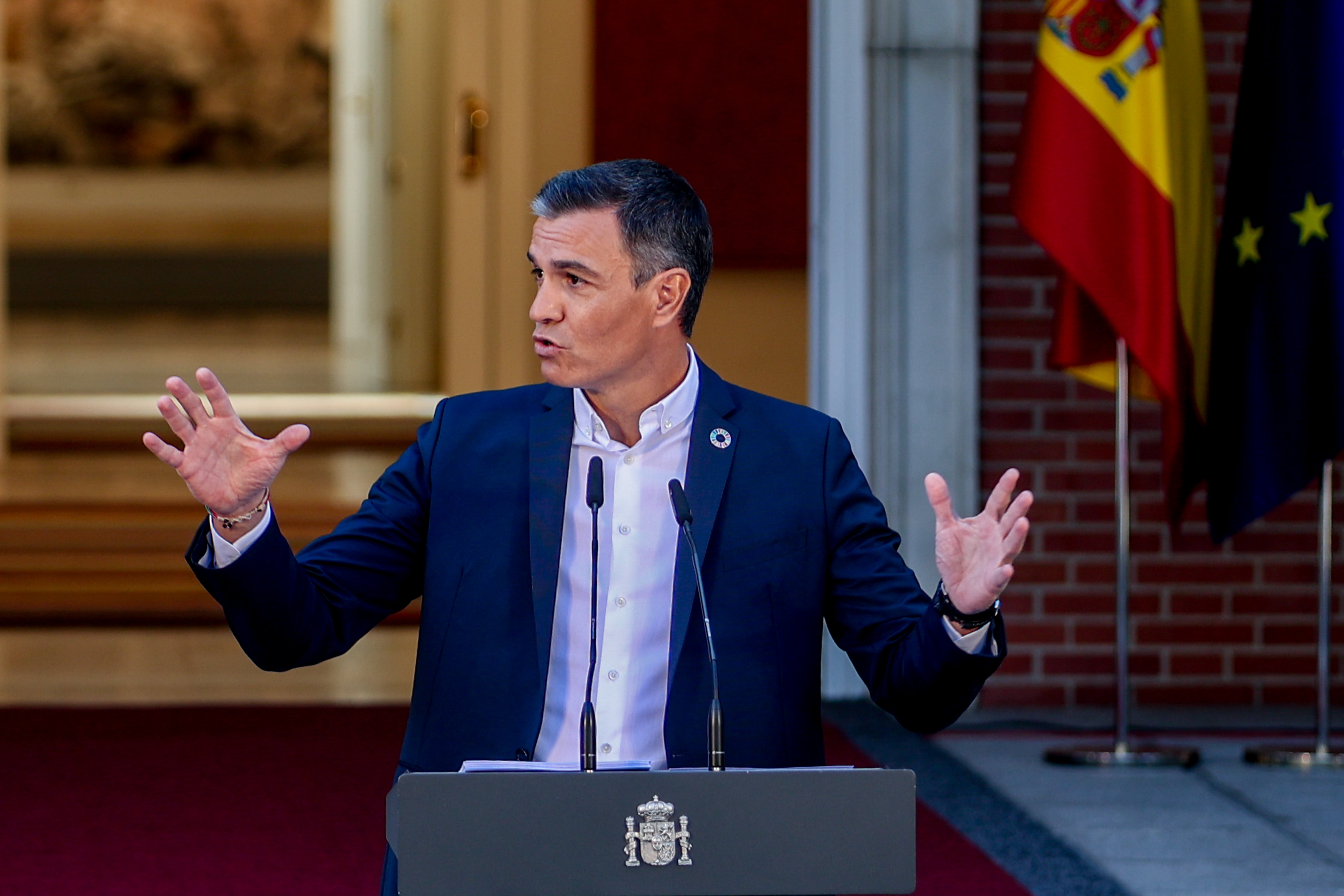 Pedro Sánchez estrena curso: se rodea de ciudadanos y advierte a los poderes económicos