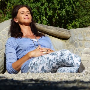 Pot augmentar la possibilitat del càncer de mama la teràpia hormonal substitutiva durant la menopausa?