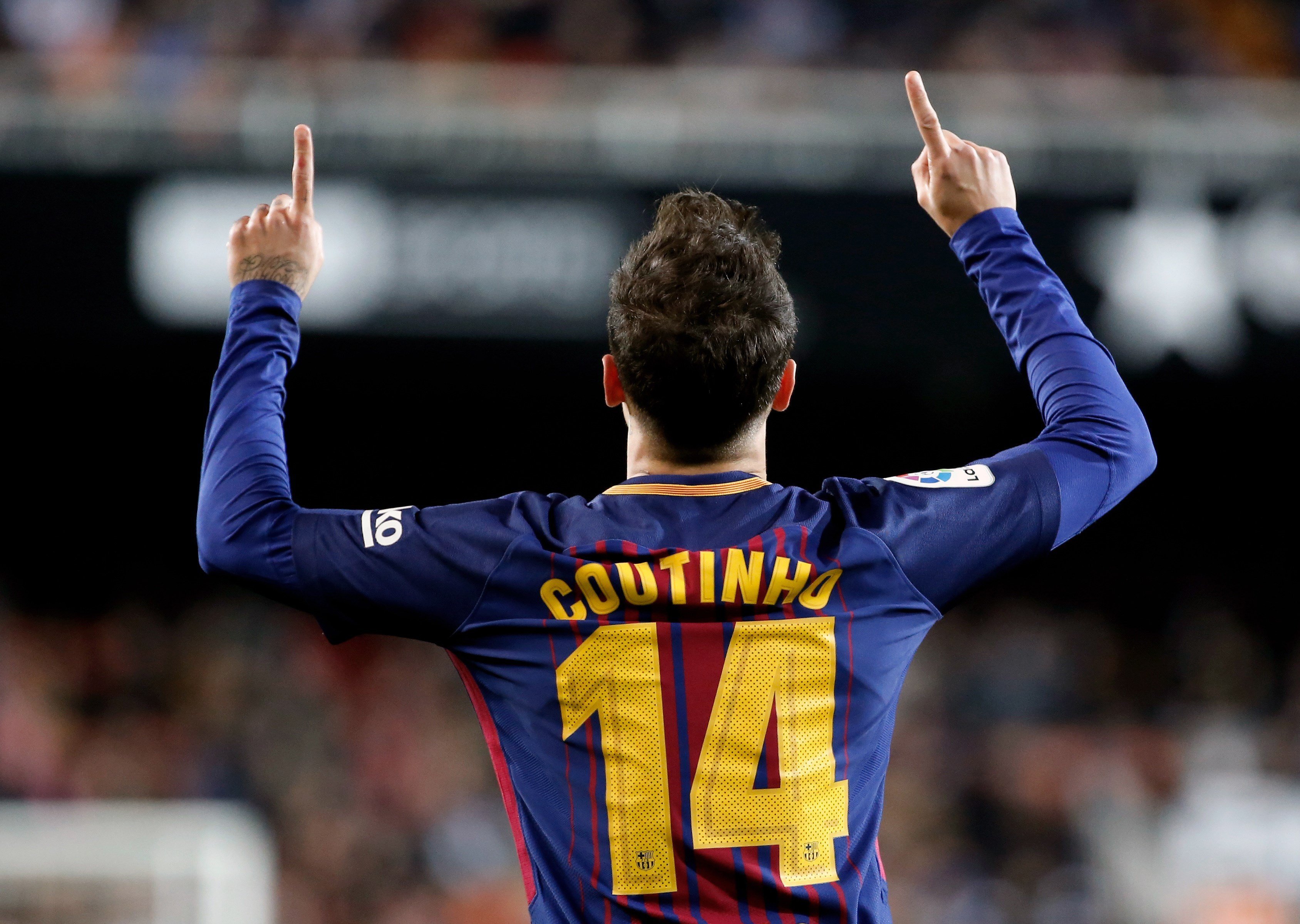 Coutinho es queda el dorsal '14' i la xarxa se'n burla per aquest motiu