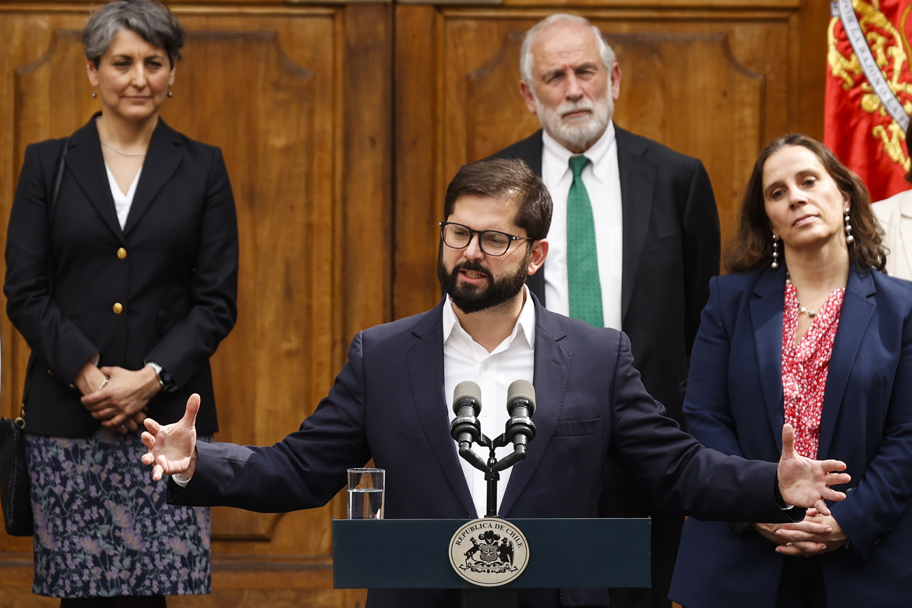 Boric remodela al Ejecutivo chileno después del rechazo de la nueva Constitución en las urnas