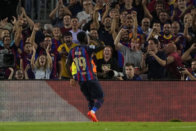 Franck Kessie celebrando un gol con el Barça contra el Viktoria Pilsen / Foto: EFE