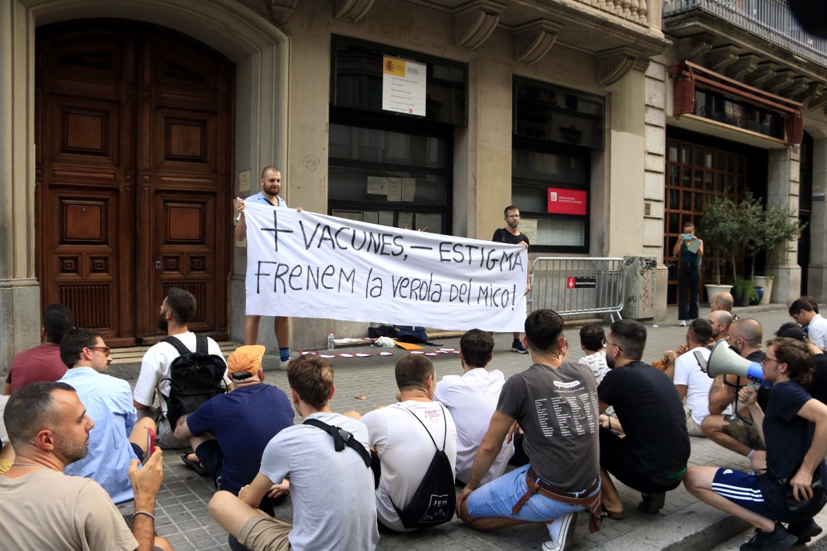 Protesta a Barcelona per la verola del mico: "més vacunes, menys estigma"