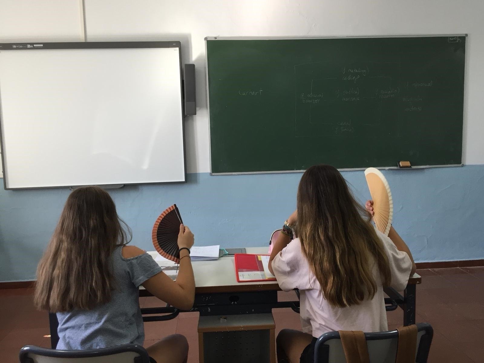 Calor a les aules: Educació enviarà ventiladors a les escoles que ho demanin