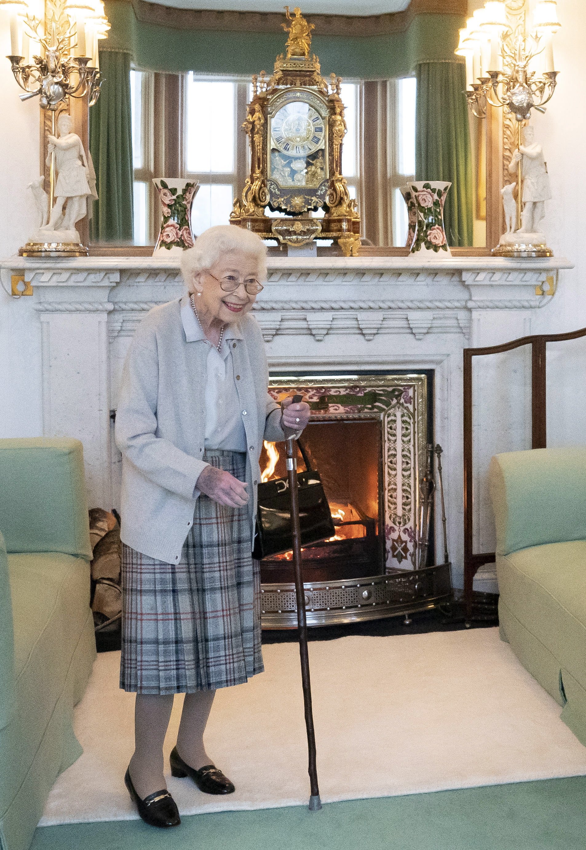 La reina Isabel II de Inglaterra, bajo supervisión médica por su delicado estado de salud