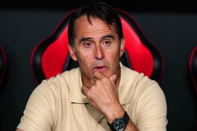 Julen Lopetegui serio banquillo Sevilla / Foto: Europa Press