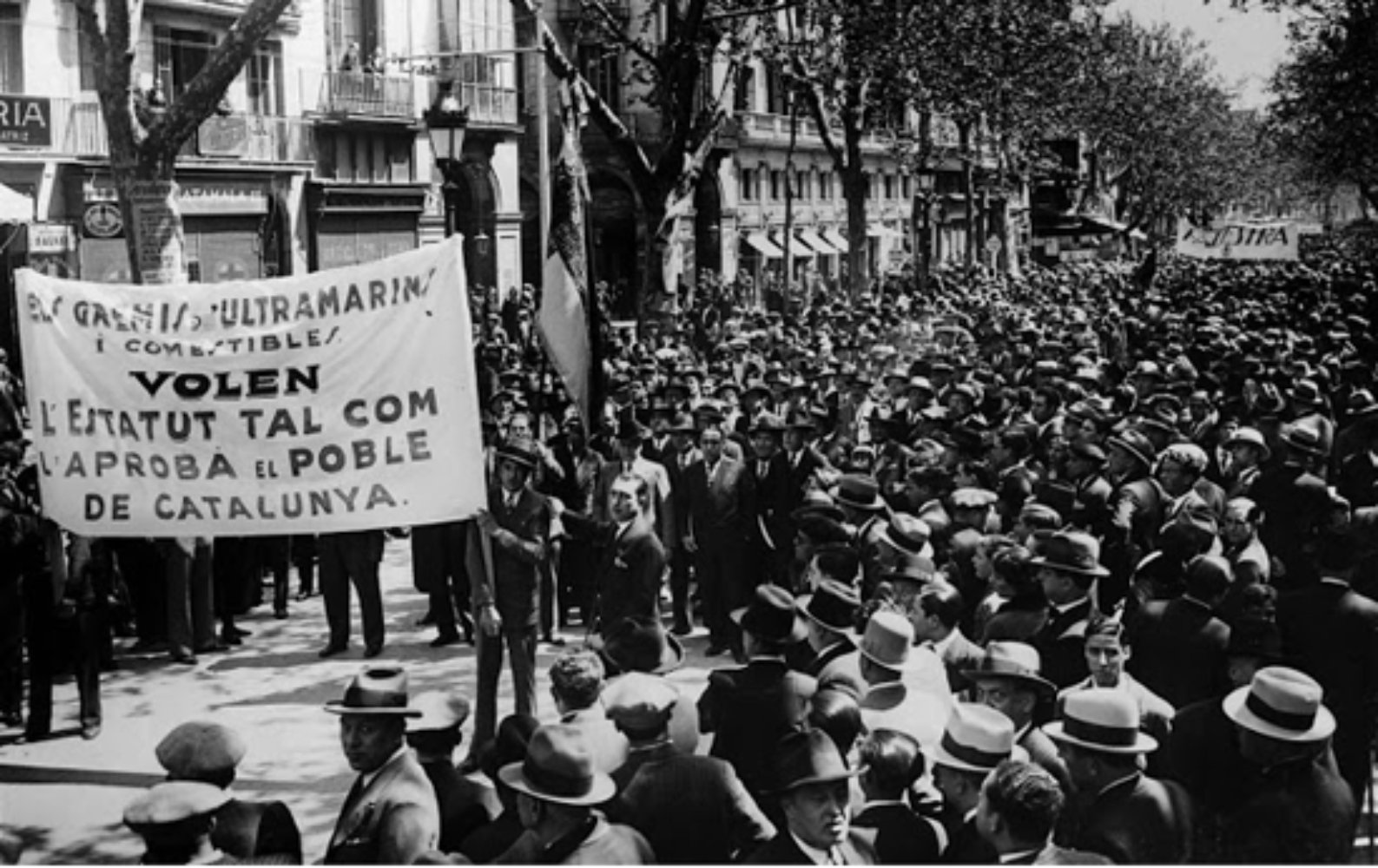 Las Cortes republicanas aprueban el primer Estatut de autonomía catalán