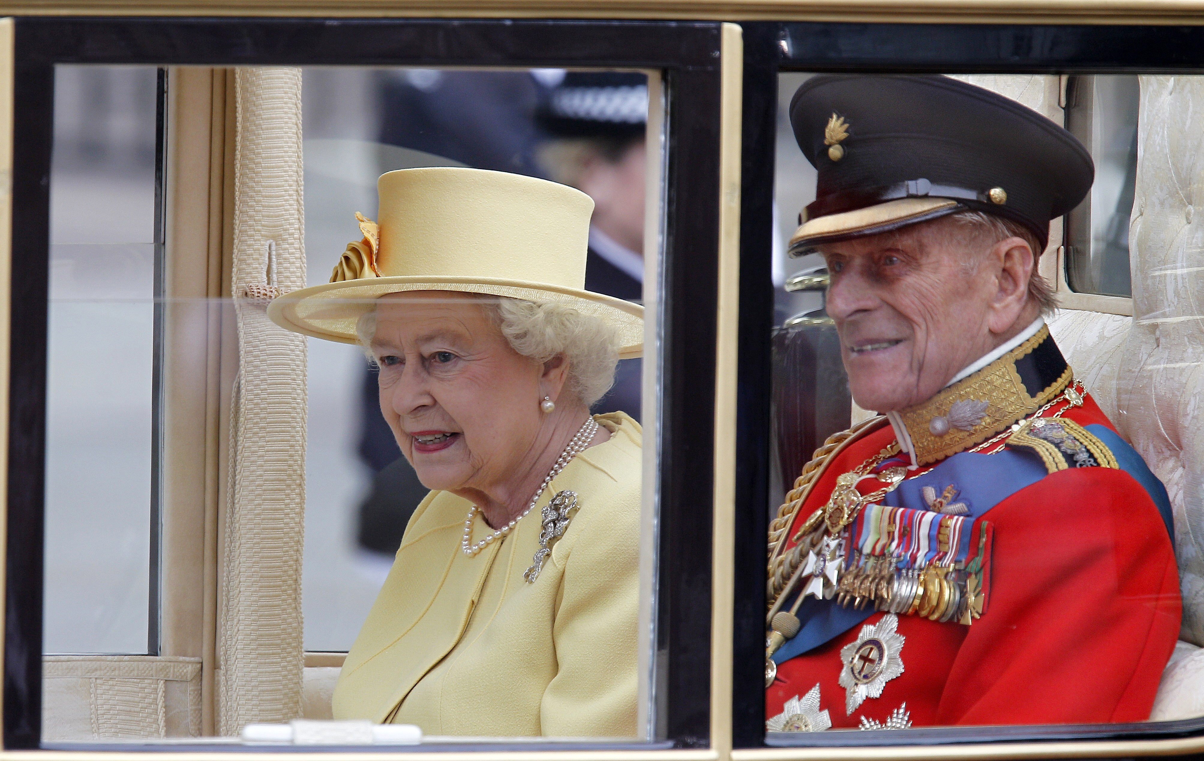 Preocupación en el Reino Unido por la posible censura de los diarios secretos de Isabel II y su marido