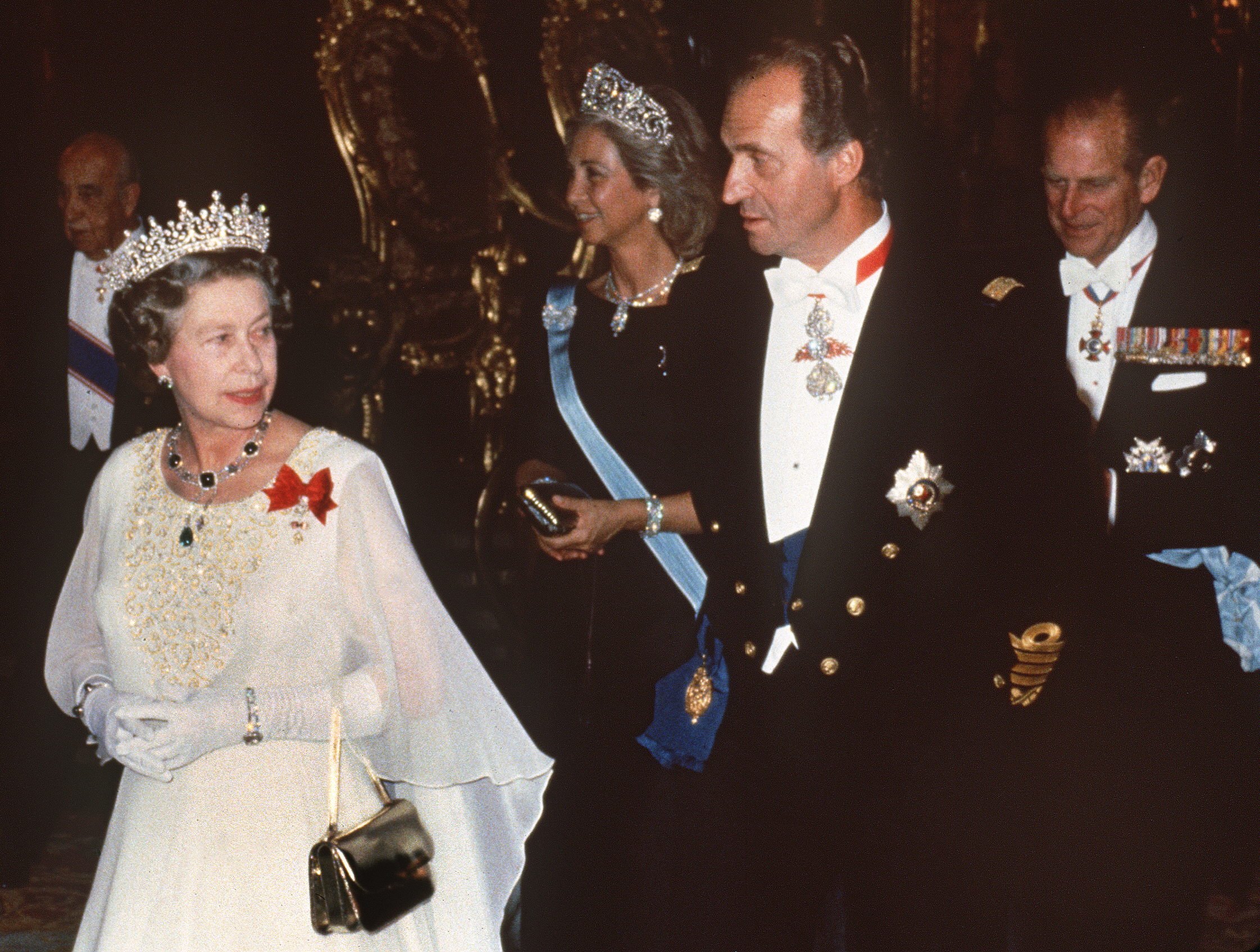 Quin és el parentiu entre la reina Elisabet II i Joan Carles I d'Espanya?