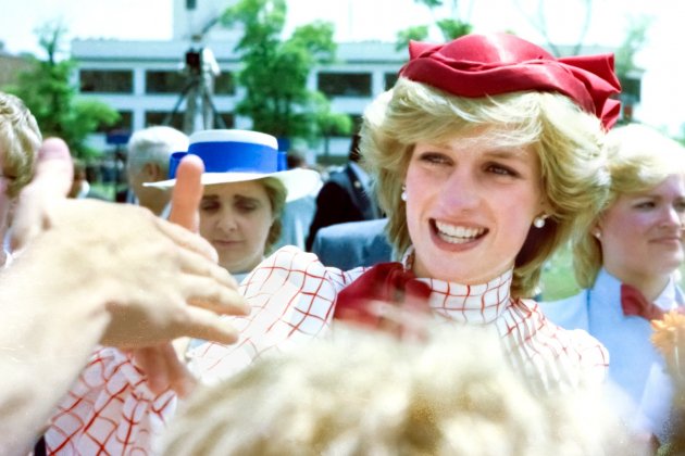 Diana visits Halifax /Viquipedia