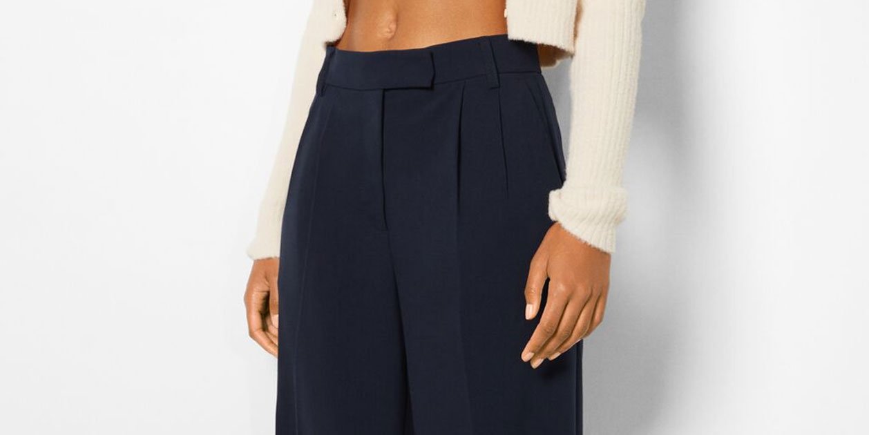 Seducción máxima por el nuevo pantalón tailoring wide leg dad fit de Bershka