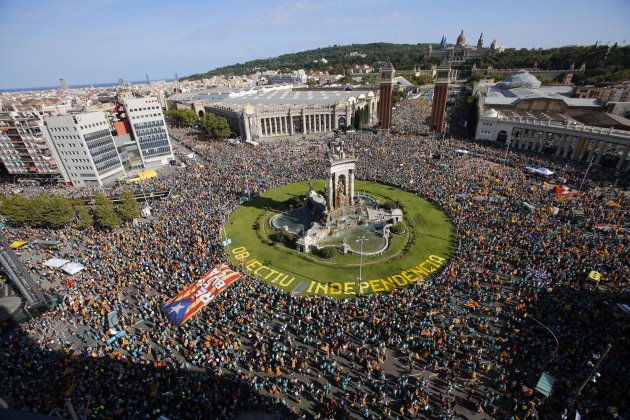 Multitudinaria concentración en la Plaza de España, festividad 2019 / Foto: Sergi Alcàzar