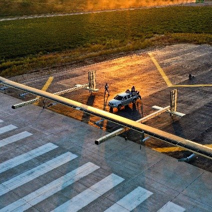 Creat el dron solar més gran del món (50 metres) capaç de volar a 23 km d'altura de la Terra