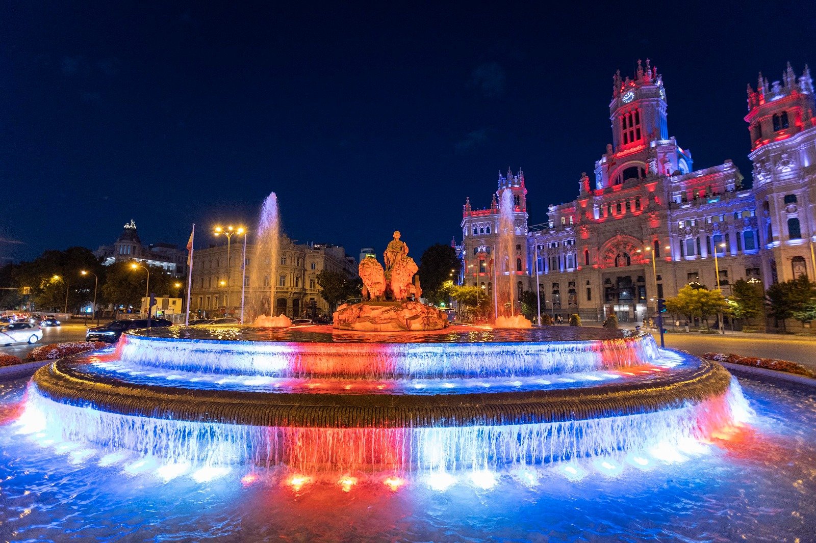 La Cibeles, blaugrana gràcies a Elisabet II