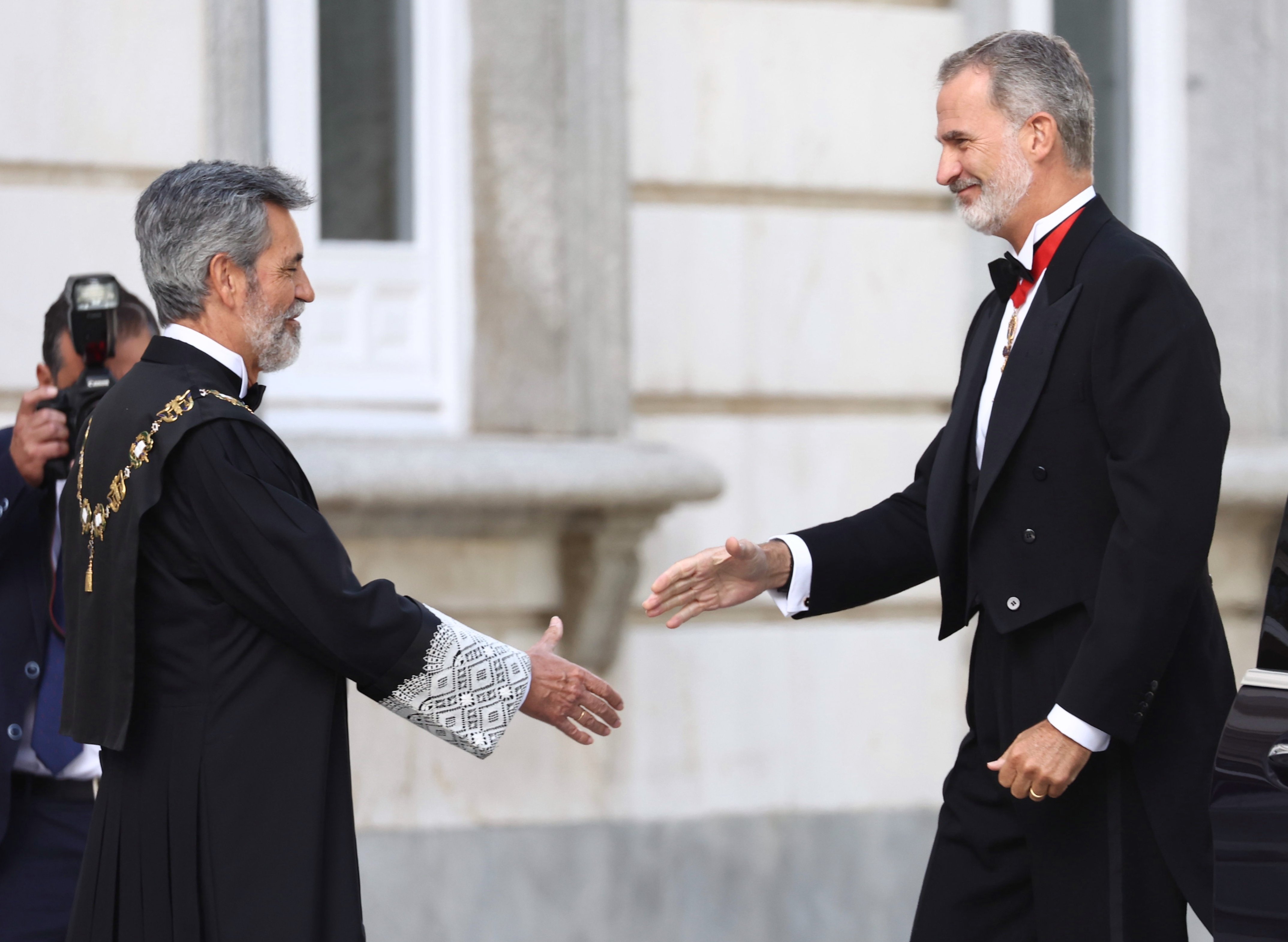 Carlos Lesmes - Felipe VI: la pinza que pellizca la Moncloa