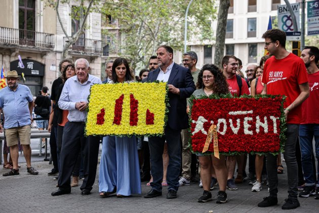 Ofrena floral de Esquerra Repblicana al monument de Rafael Casanova / Foto: Jordi Borràs / ACN Ofrena floral de Esquerra Repblicana al monument de Rafael Casanova / Foto: Jordi Borràs / ACN
