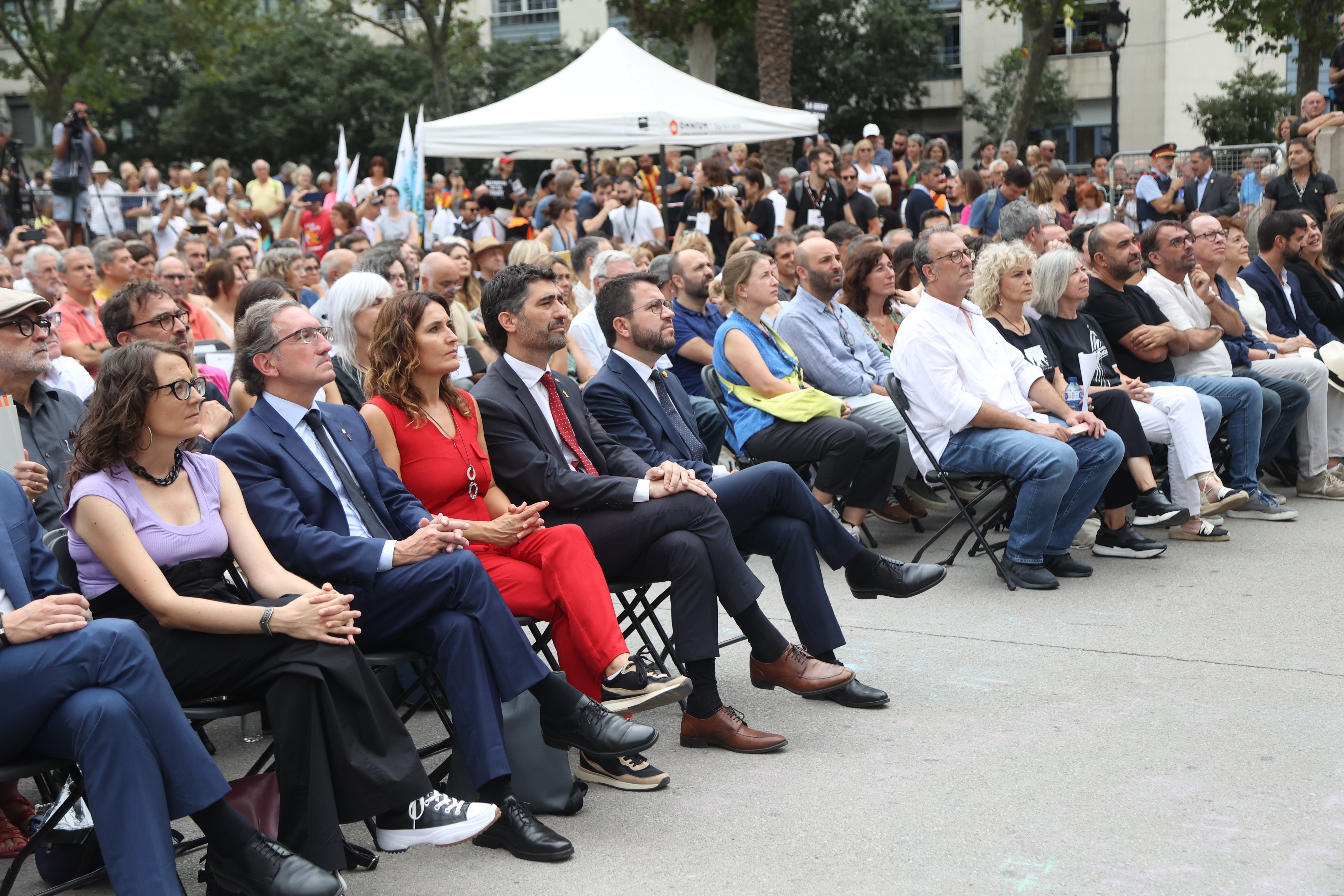 Òmnium aconsegueix aplegar tot l'independentisme en un acte de la Diada 2022