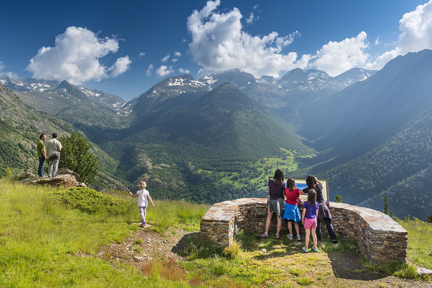 Invitan al Pirineo catalán a los murcianos reprimidos por la policía