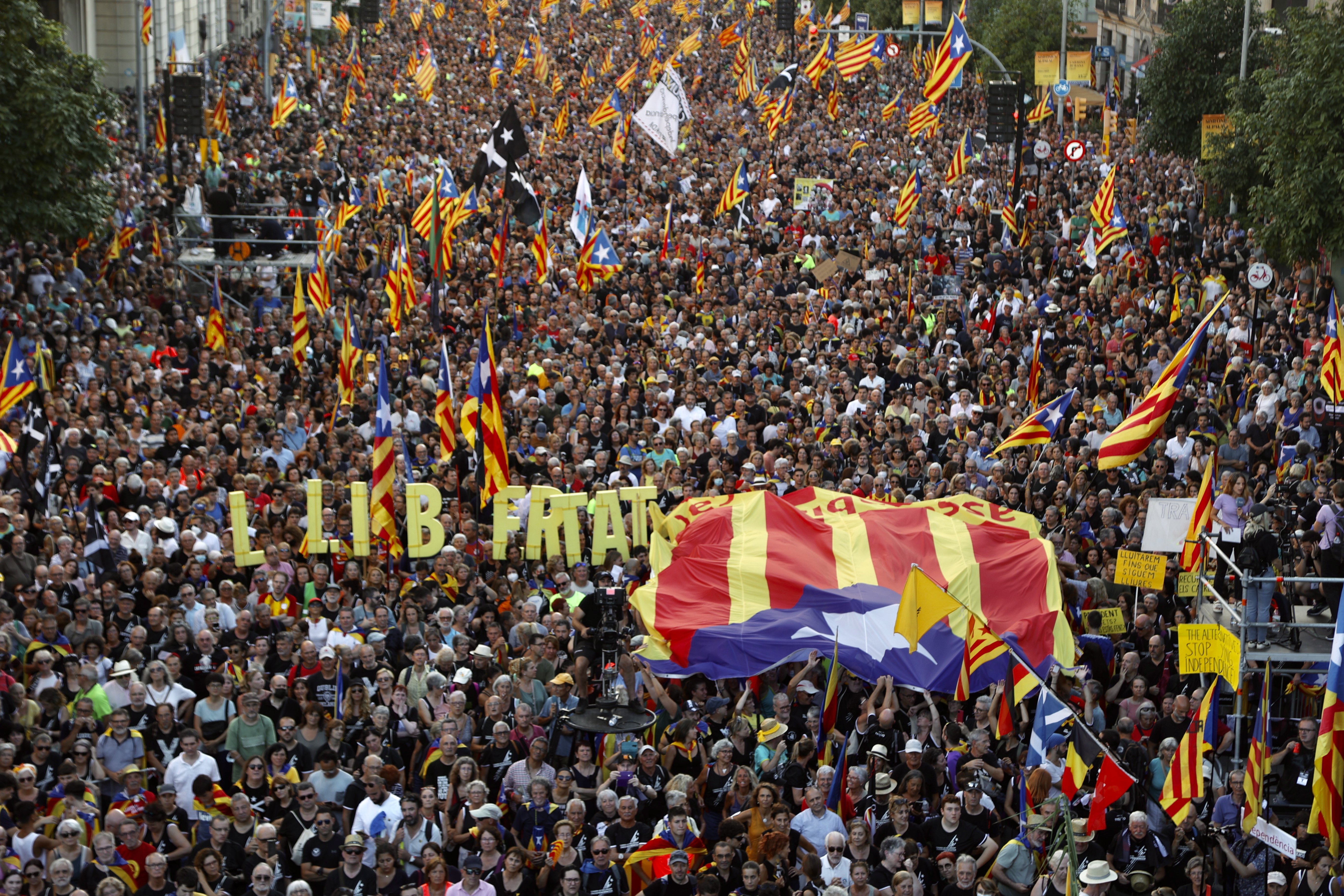 "For independence, Via Fora!" - ANC's spot for Diada 2023 uses mediaeval Catalan call to action