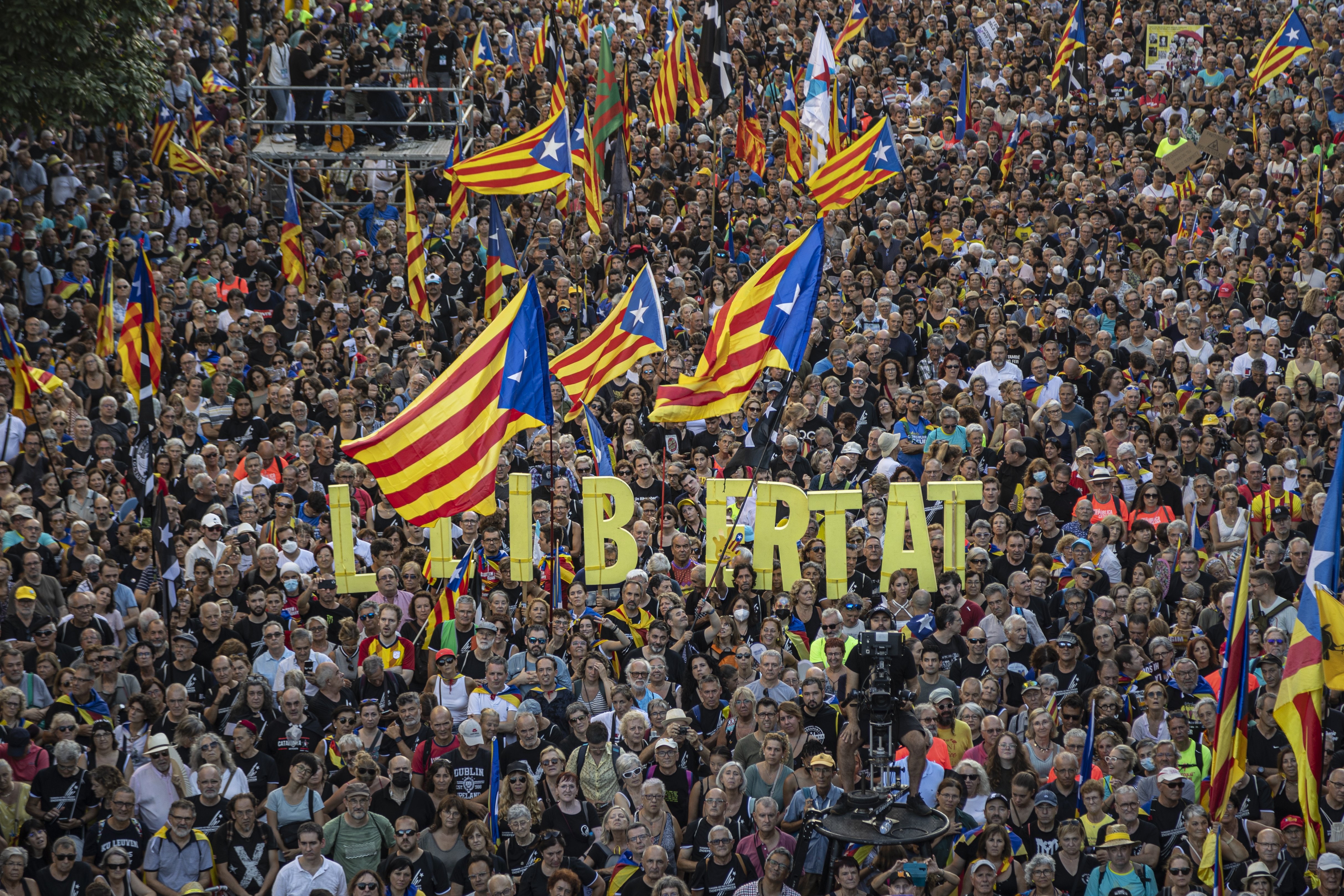 The ANC challenges ERC as the Catalan independence movement resists on the street