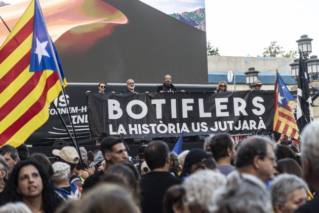 diada nacional catalunya botiflers escenari estació França / Foto: Montse Giralt