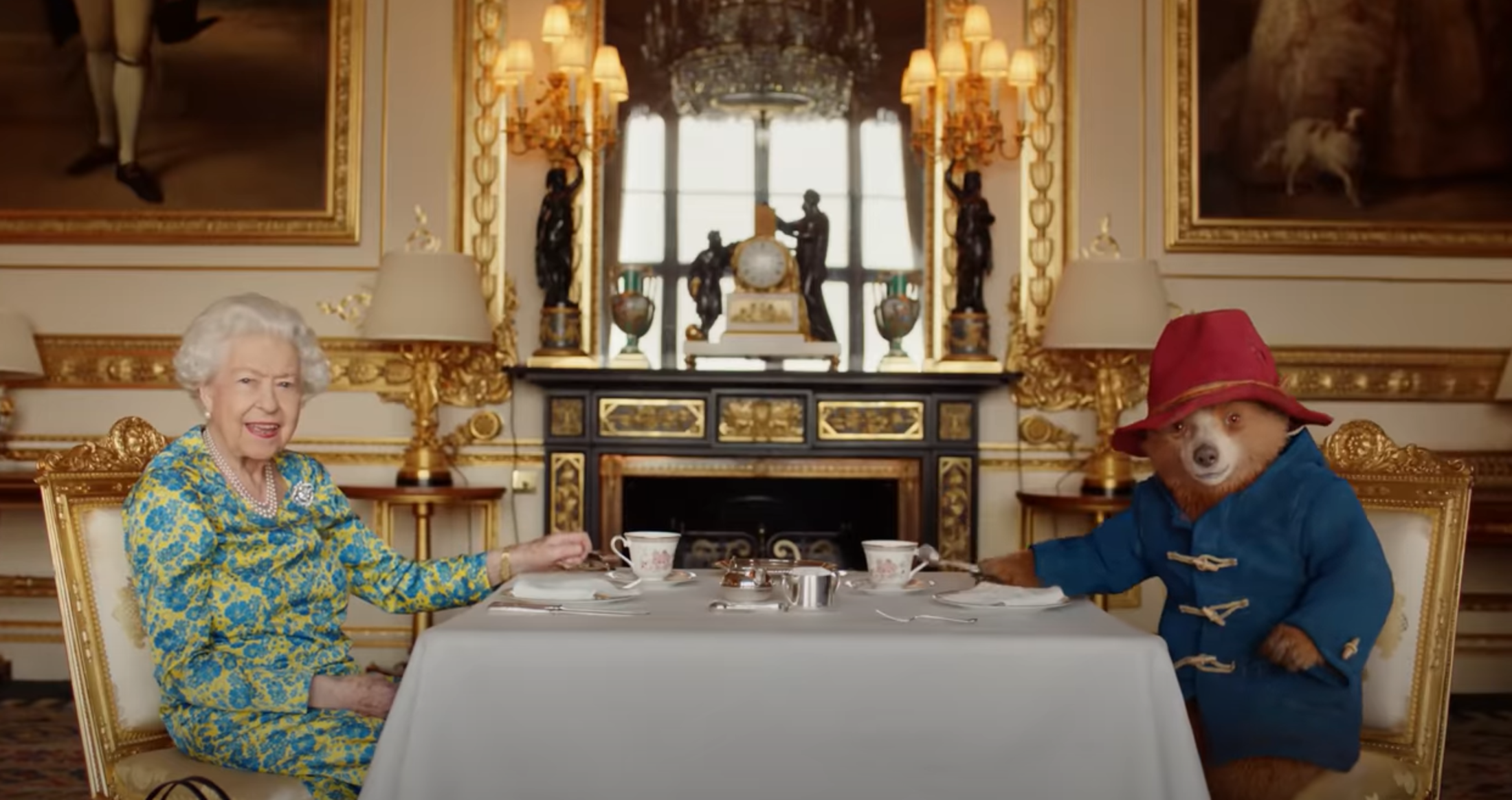 No hi haurà més peluixos ni sandvitxos de melmelada per a Elisabet II: només se li poden deixar flors