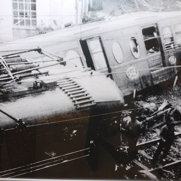 La tragèdia del tren de Sarrià. Fotografia dels combois sinistrats. Font Ajuntament de Barcelona