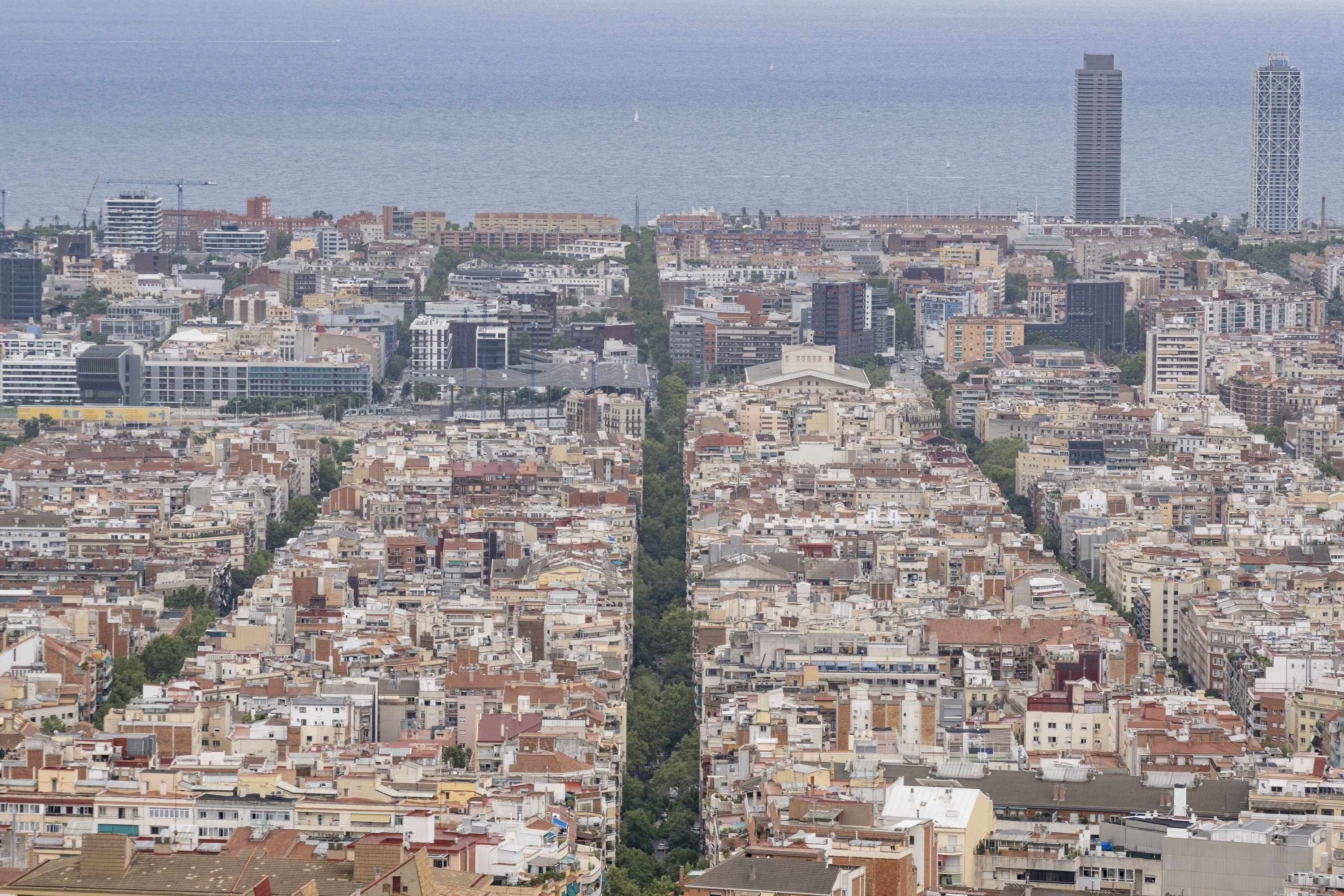 Comuns y socialistas juegan al Monopoly con el plan de usos del Eixample
