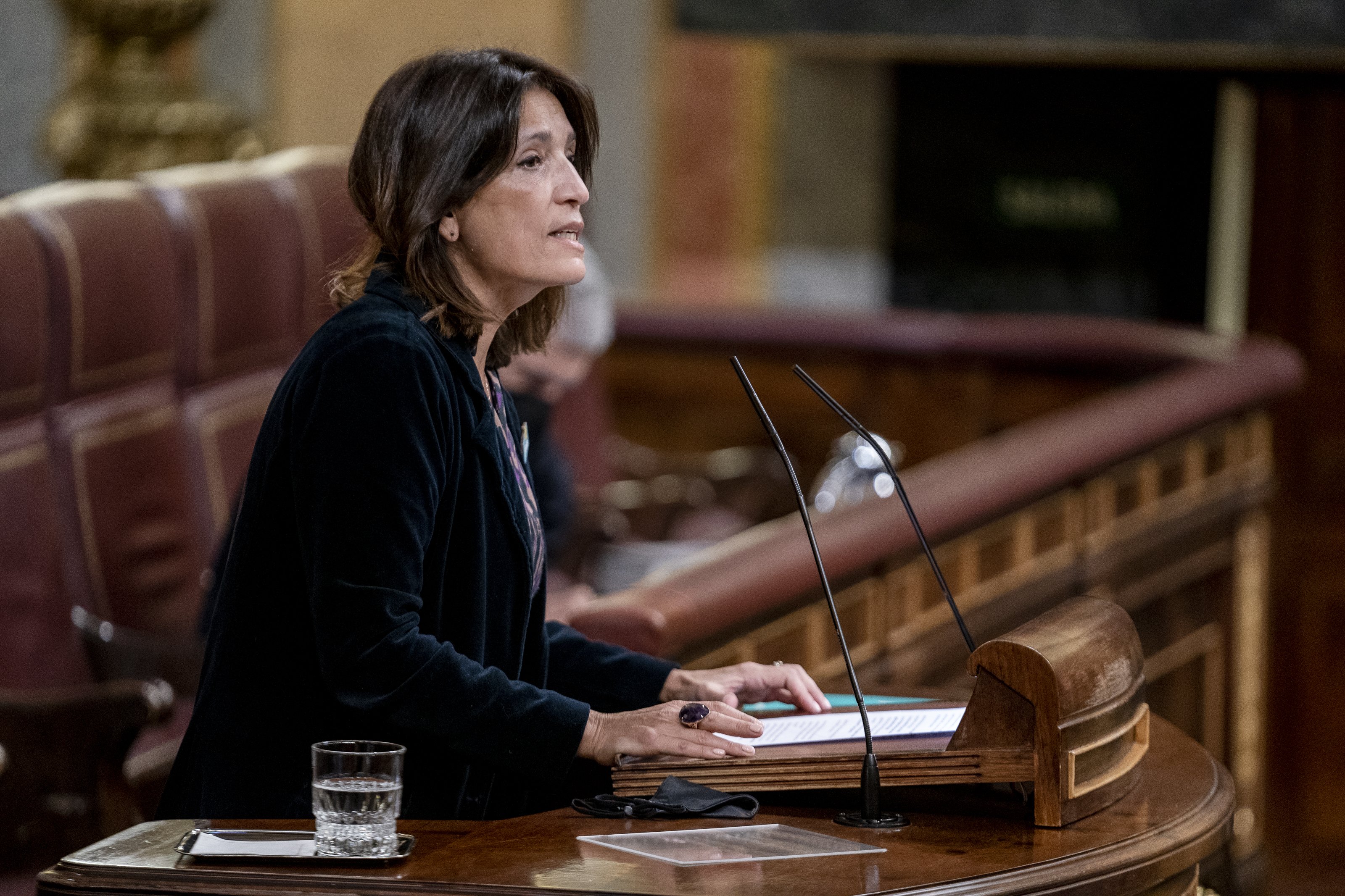 Meritxell Batet retira la palabra a la diputada Pilar Calvo (Junts) por hablar catalán | VÍDEO