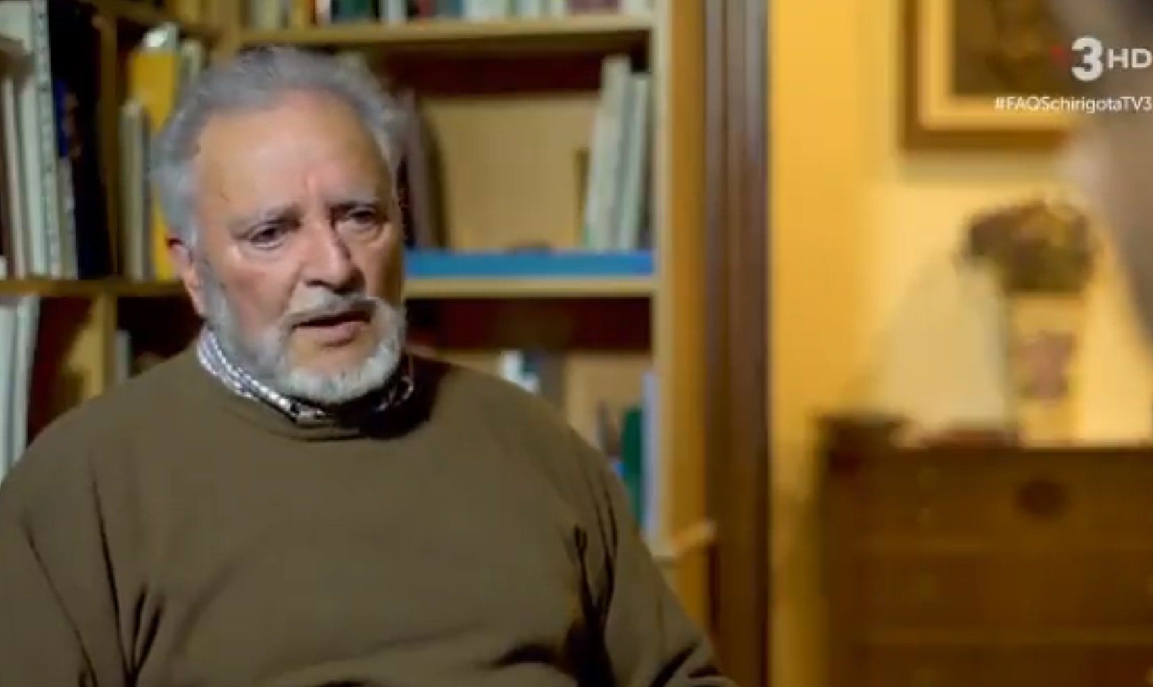 Julio Anguita: "Los jueces españoles hacen el ridículo ante Europa"