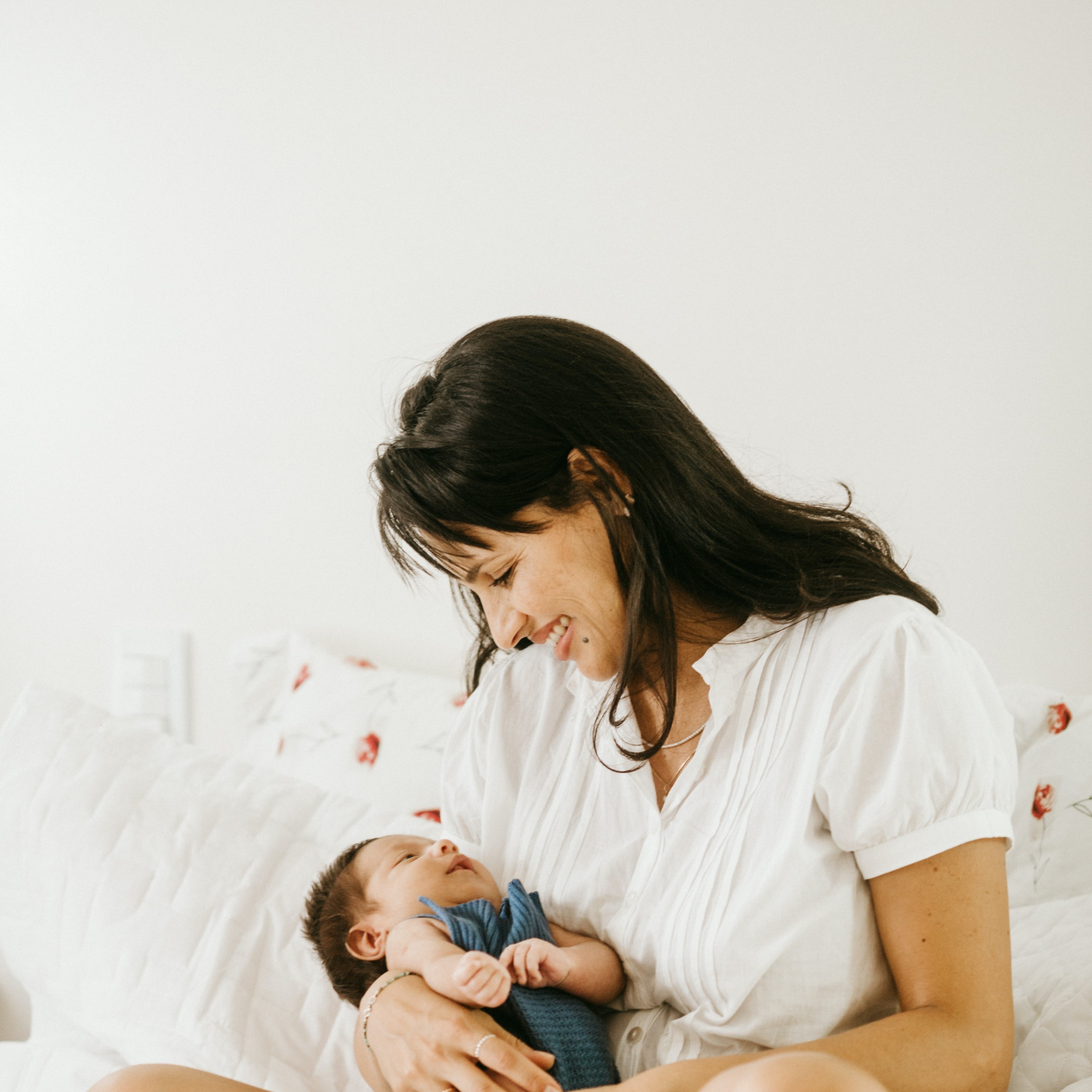 Qué ayudas estatales puedes recibir si eres una madre sin pareja