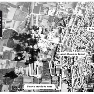 L'aviació franquista massacra Xàtiva. Fotografia del bombardeig. Font Ajuntament de Xàtiva Consell Valencià de la Joventut