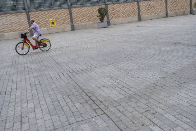 MERCAT DEL BORN PLAÇA COMERCIAL JACIMENT ARQUEOLOGIC terra / Foto: Carlos Baglietto