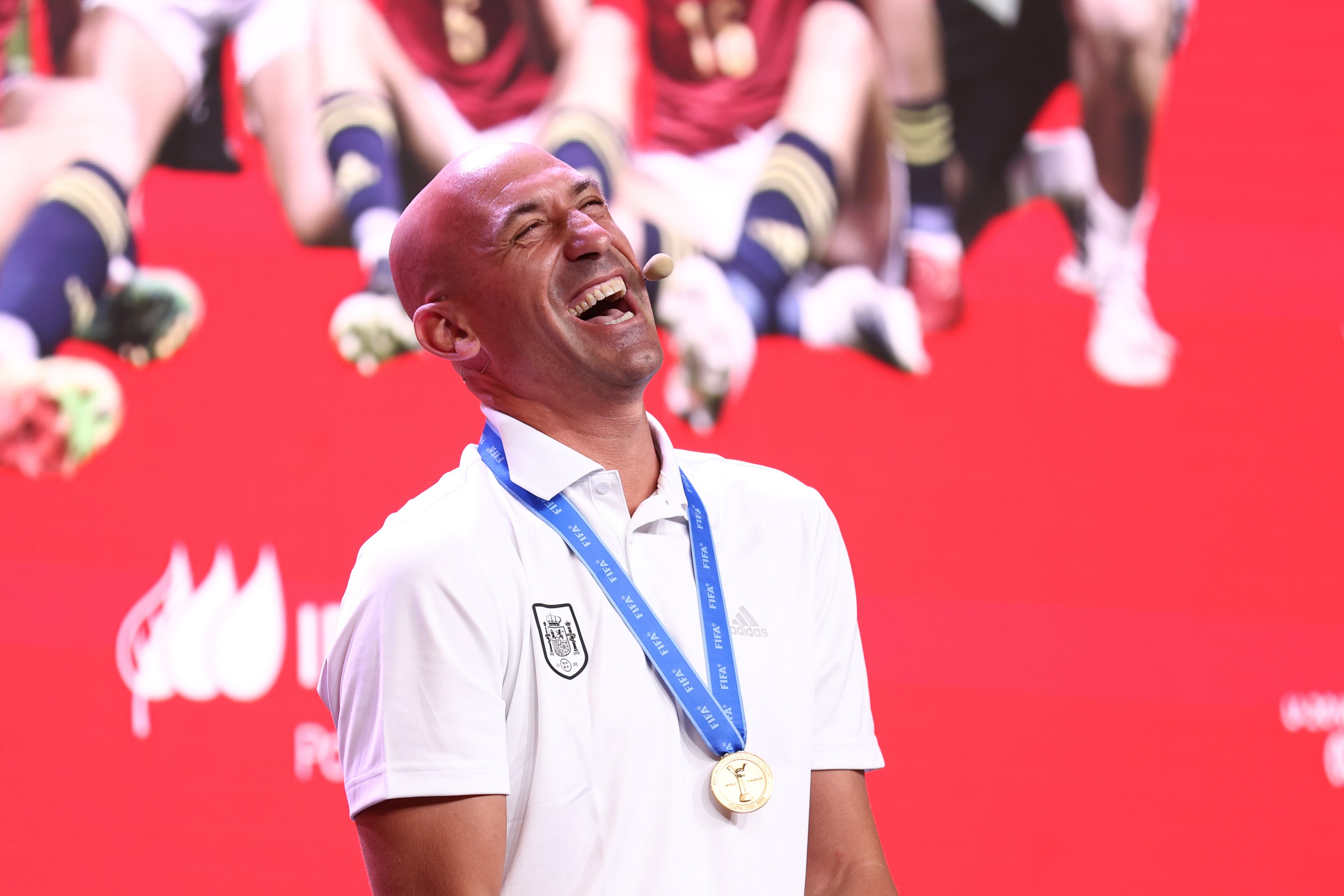 Rubiales presiona a Luis Enrique para que lo lleve con la Roja al Mundial de Qatar